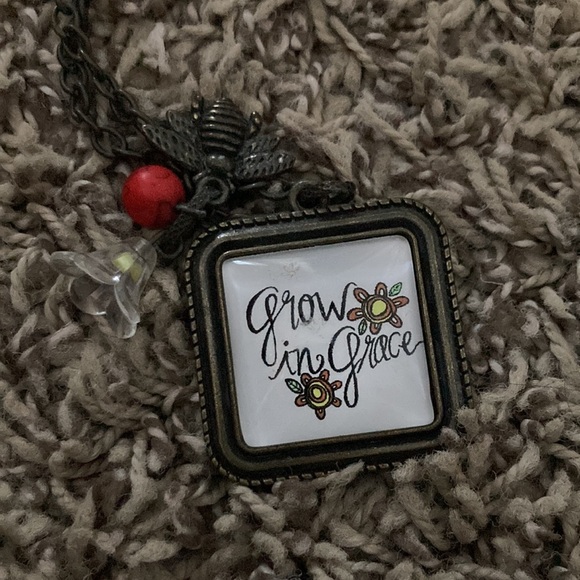 “Grow In Grace” Necklace - Picture 2 of 2